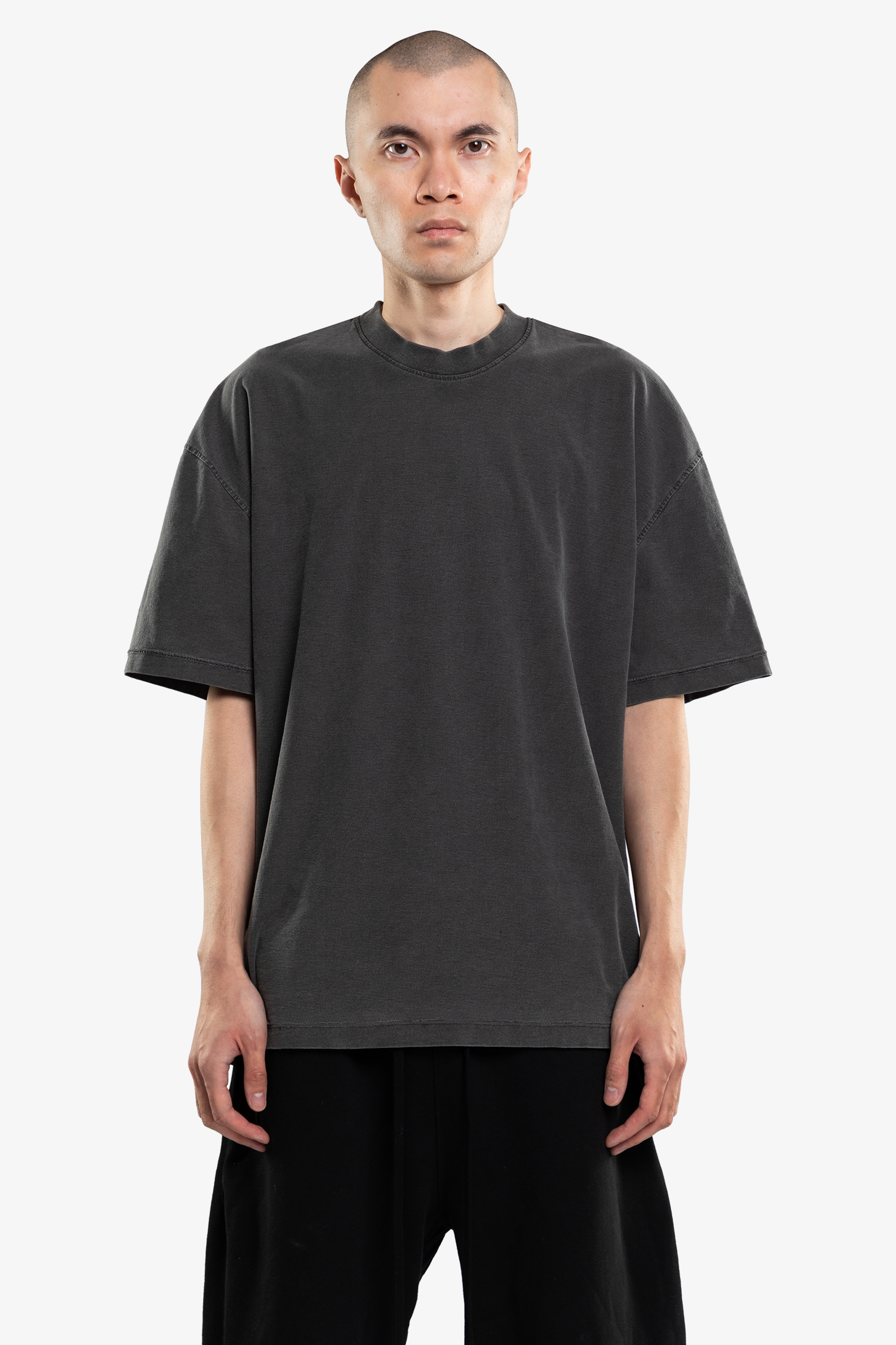 VINTAGE BLACK T-SHIRT